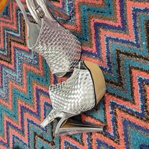 Size 6 silver stilletto